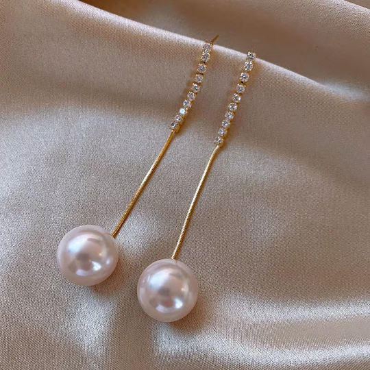 The Farah Lee Pearl Earring