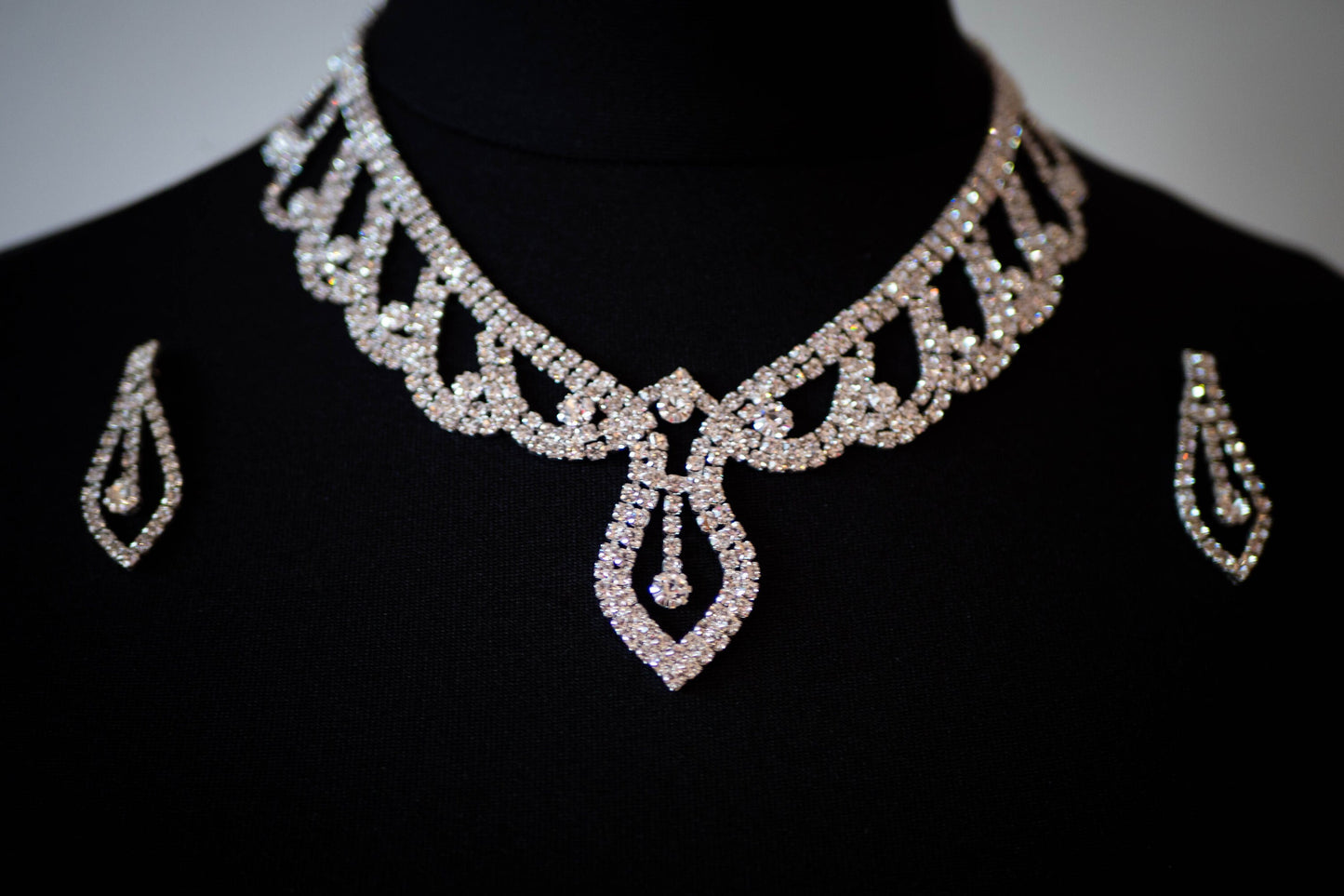 The Budding Rhinestone  Necklace Set