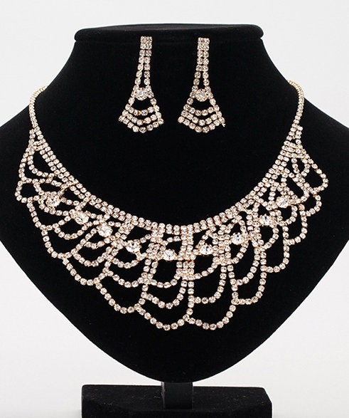 The Scoop Neck Diamond Necklace Set