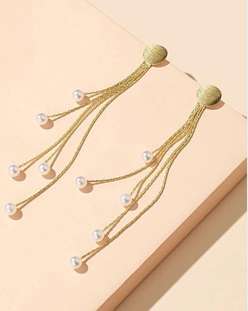 The Flowing Pearl Beaded Earrings