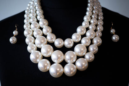 The Three Strand Pearl Necklace Set