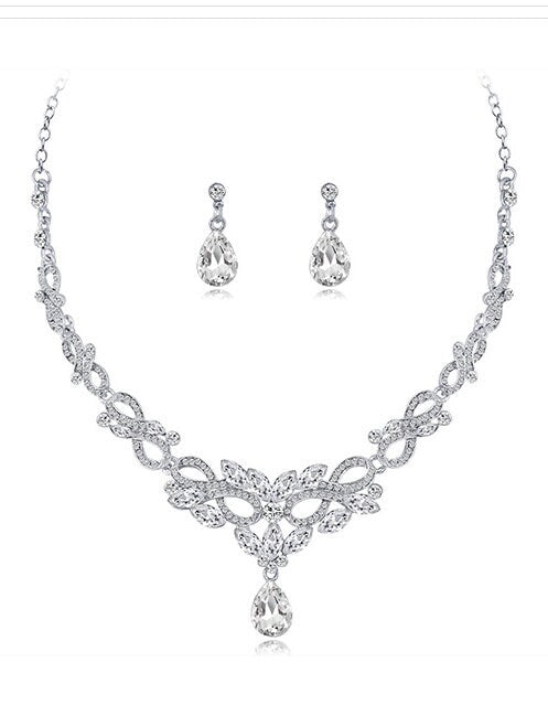 The Teardrop Necklace Set