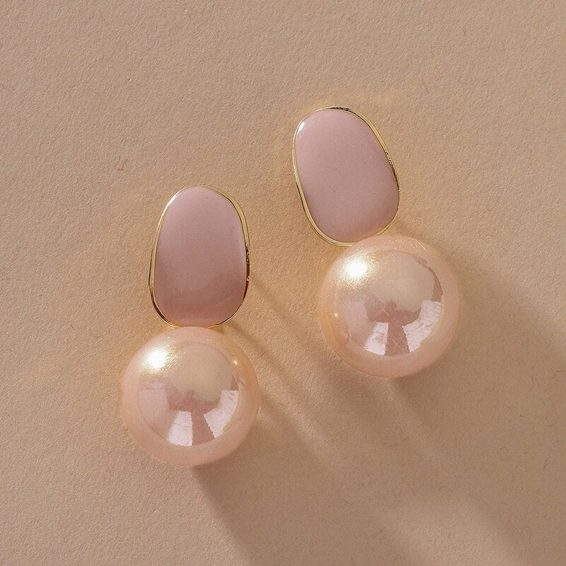 Pinky Pearls - The Earrings