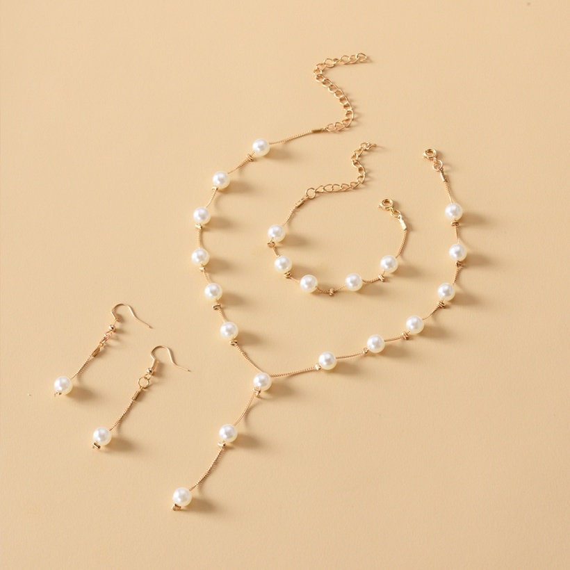 The Drop And Dangle Pearl Set