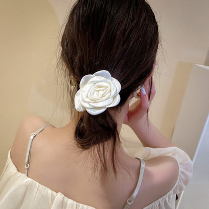 The Cream Flower Scrunchie