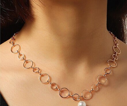 The Looped Circle Necklace Set