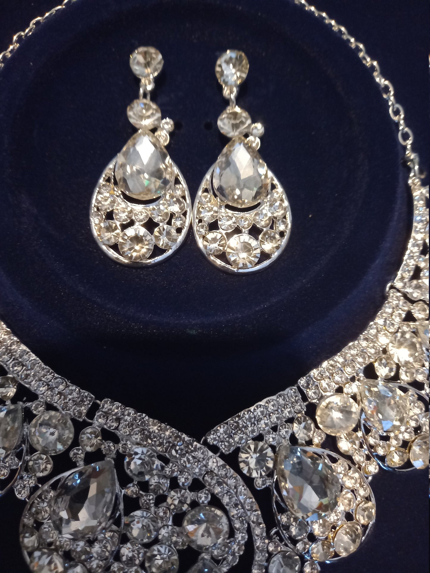 The Bride's Royal Crown And Necklace Set