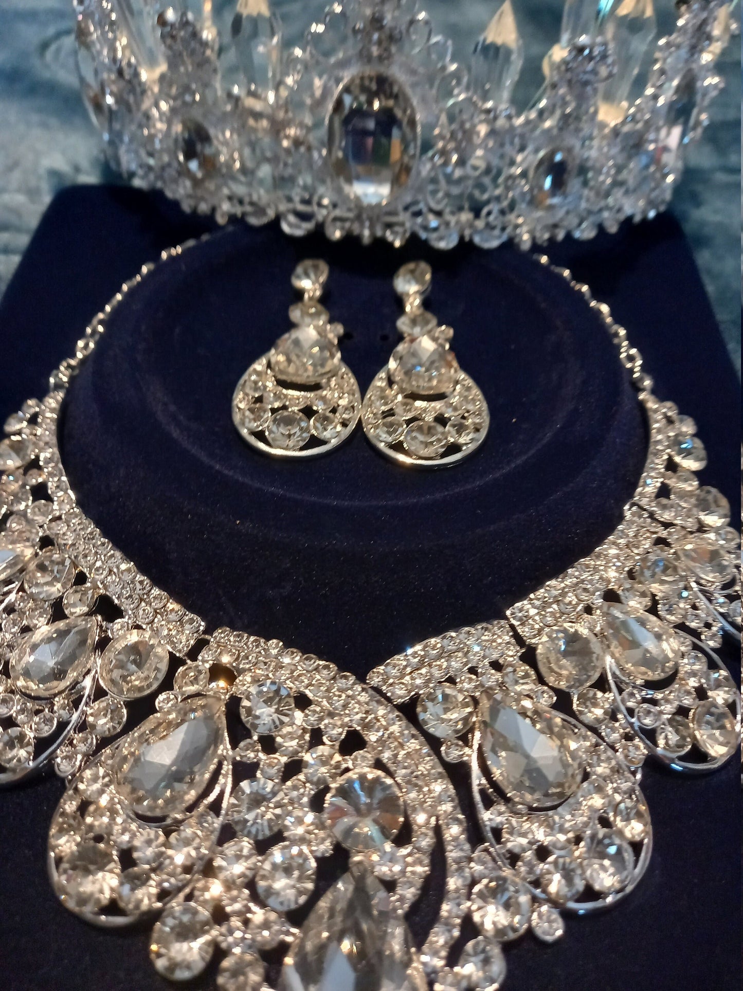 The Bride's Royal Crown And Necklace Set