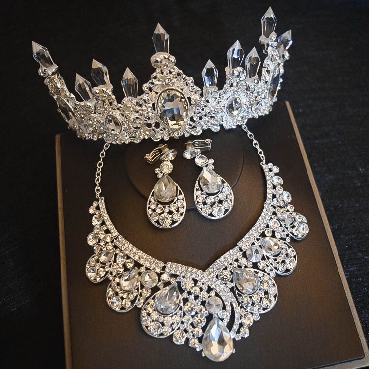 The Bride's Royal Crown And Necklace Set