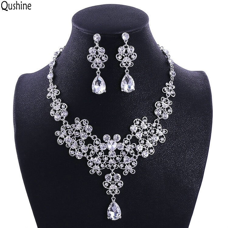 The Clustered Floral Tiara And Necklace Set