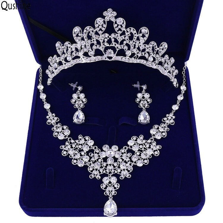 The Clustered Floral Tiara And Necklace Set