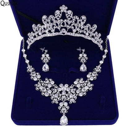 The Clustered Floral Tiara And Necklace Set